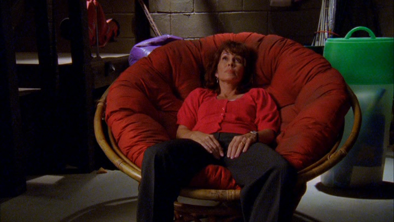 Frankie (Patricia Heaton) can’t keep being “The Cheerleader”